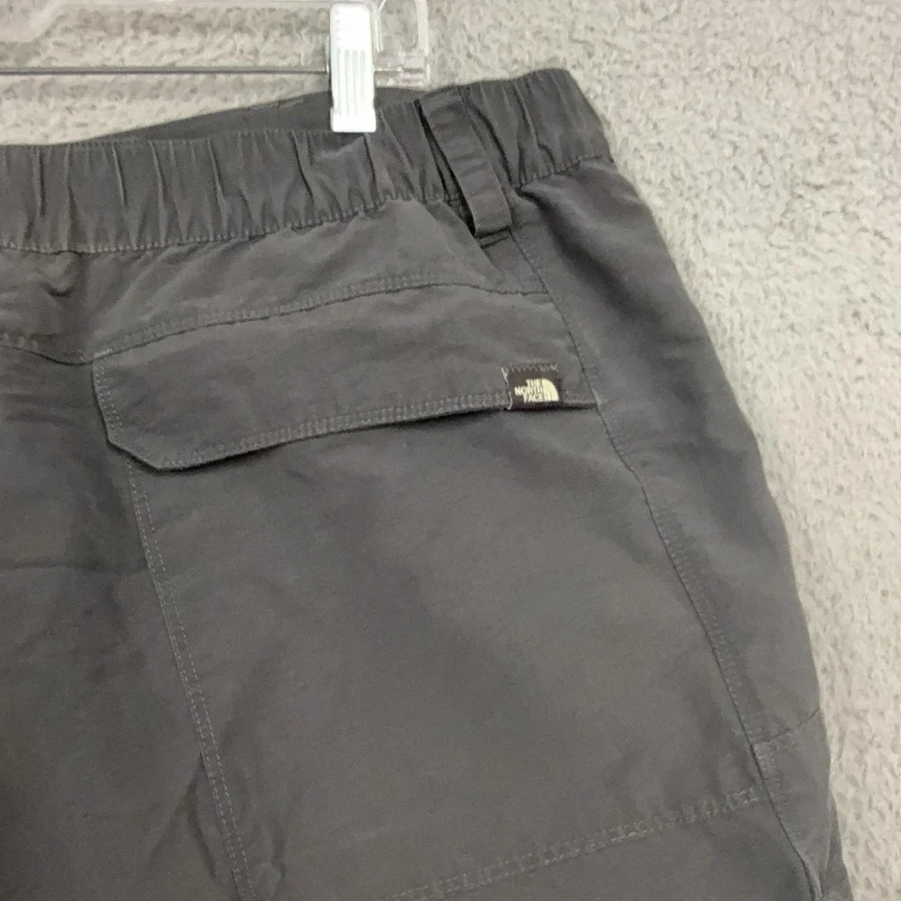 The North Face Shorts Mens 2XL Gray Cargo Nylon Elastic Waist Quick Dry Hiking